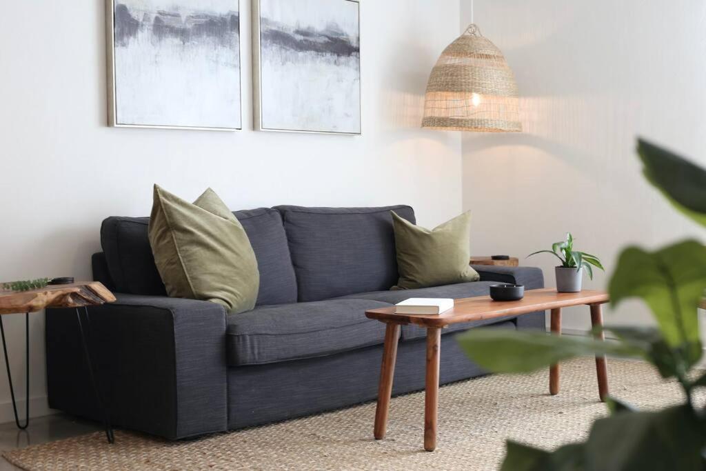 Concrete Suite 5 Min Walk To Shands Uf Гейнсвил Екстериор снимка