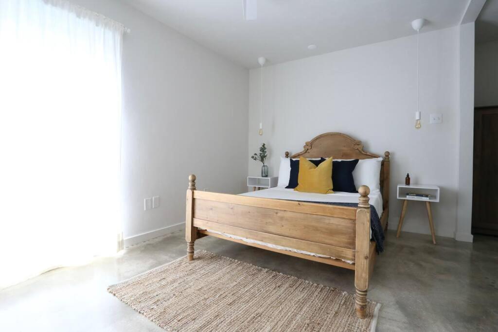 Concrete Suite 5 Min Walk To Shands Uf Гейнсвил Екстериор снимка