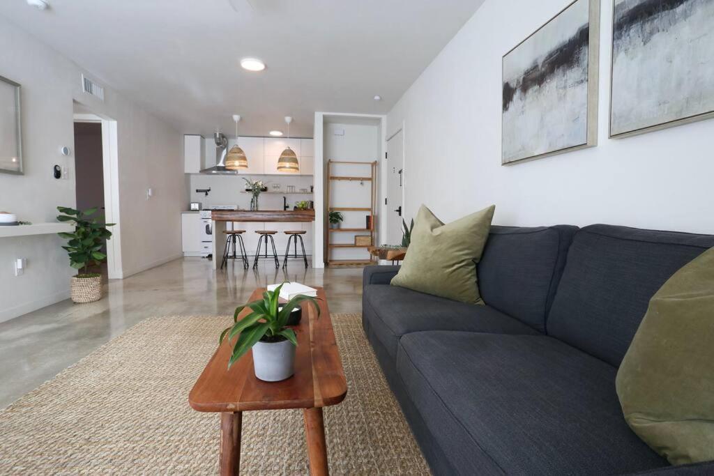 Concrete Suite 5 Min Walk To Shands Uf Гейнсвил Екстериор снимка